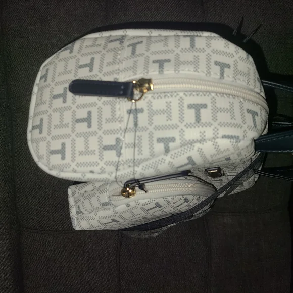 Tommy Hilfiger Cosmetic Bag Set NEW